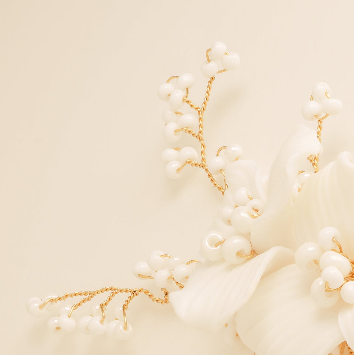Daisy Floral Ceramic Wedding Hair Comb / Gold