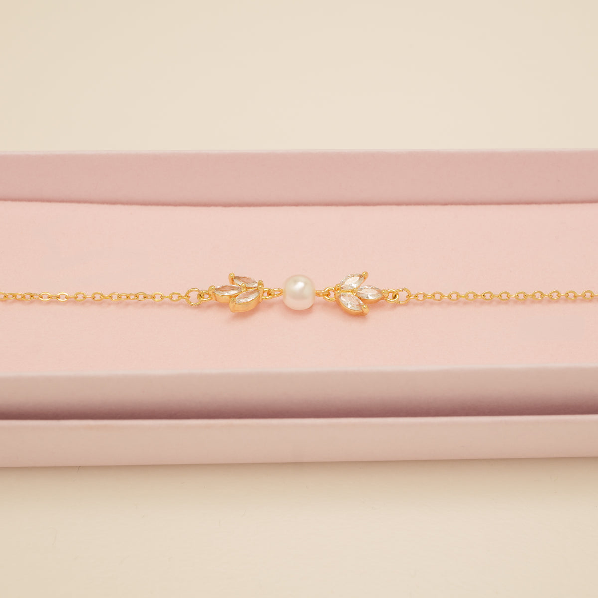 Amelia Crystal and Pearl Bracelet / Gold