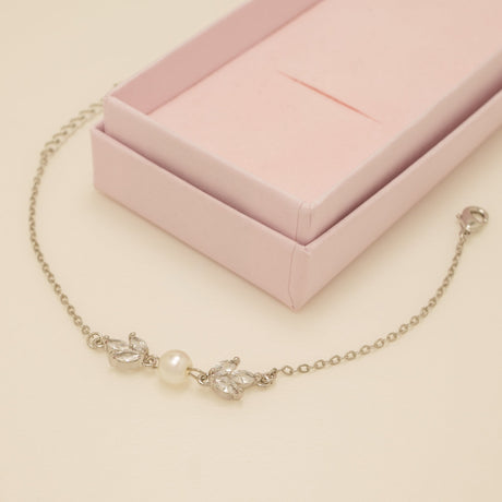 Amelia Crystal and Pearl Bracelet / Silver