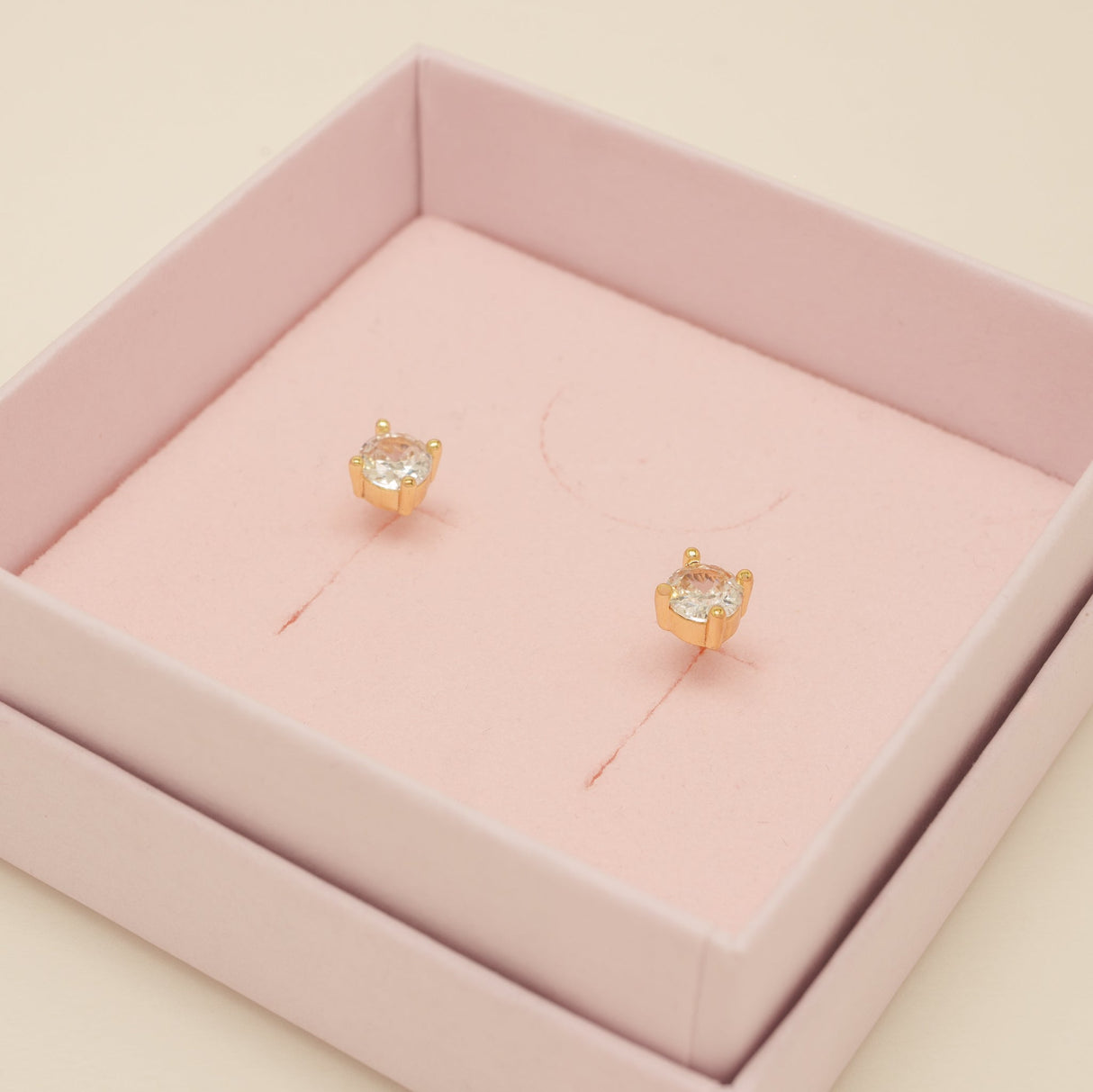 Annie Simple and Elegant Crystal Jewellery Set / Gold
