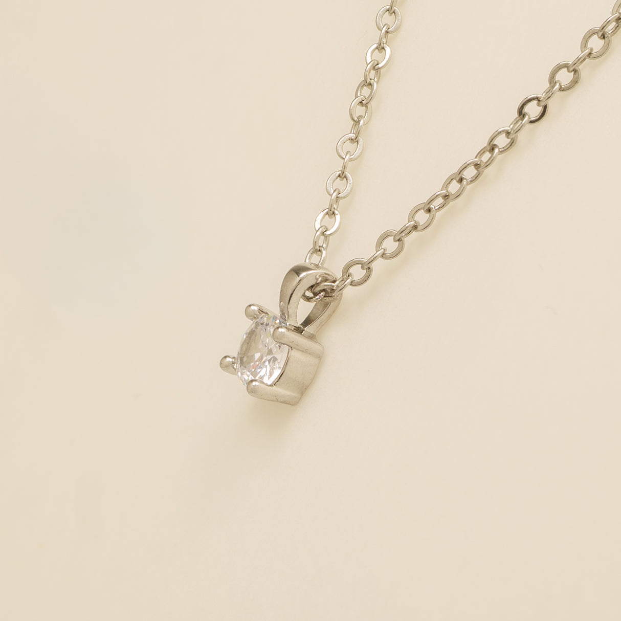 Annie Simple and Elegant Crystal Jewellery Set / Silver