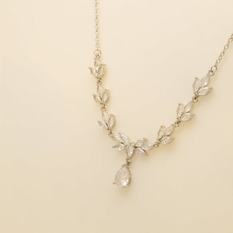 Belle Crystal Necklace / Silver