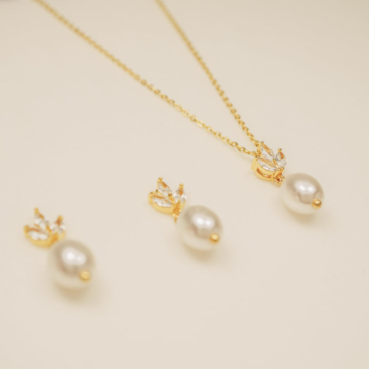 Coco Pearl and Crystal Drop Jewellery Set / Gold