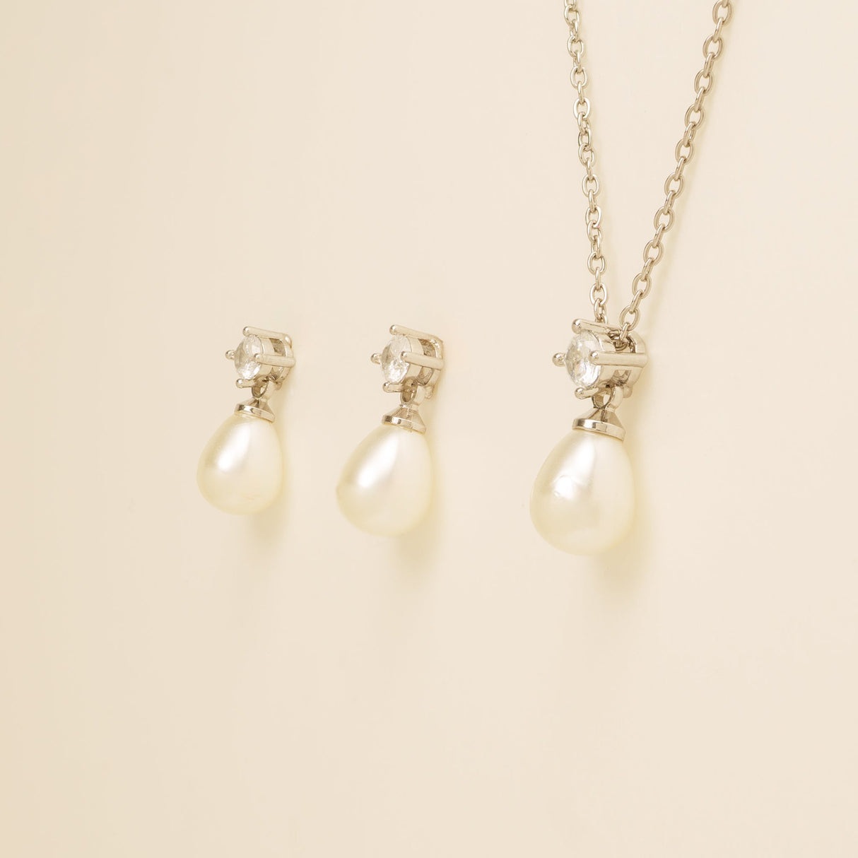 Eclipse Pearl and Crystal Bridal Wedding Jewellery Set in Silver photo 7