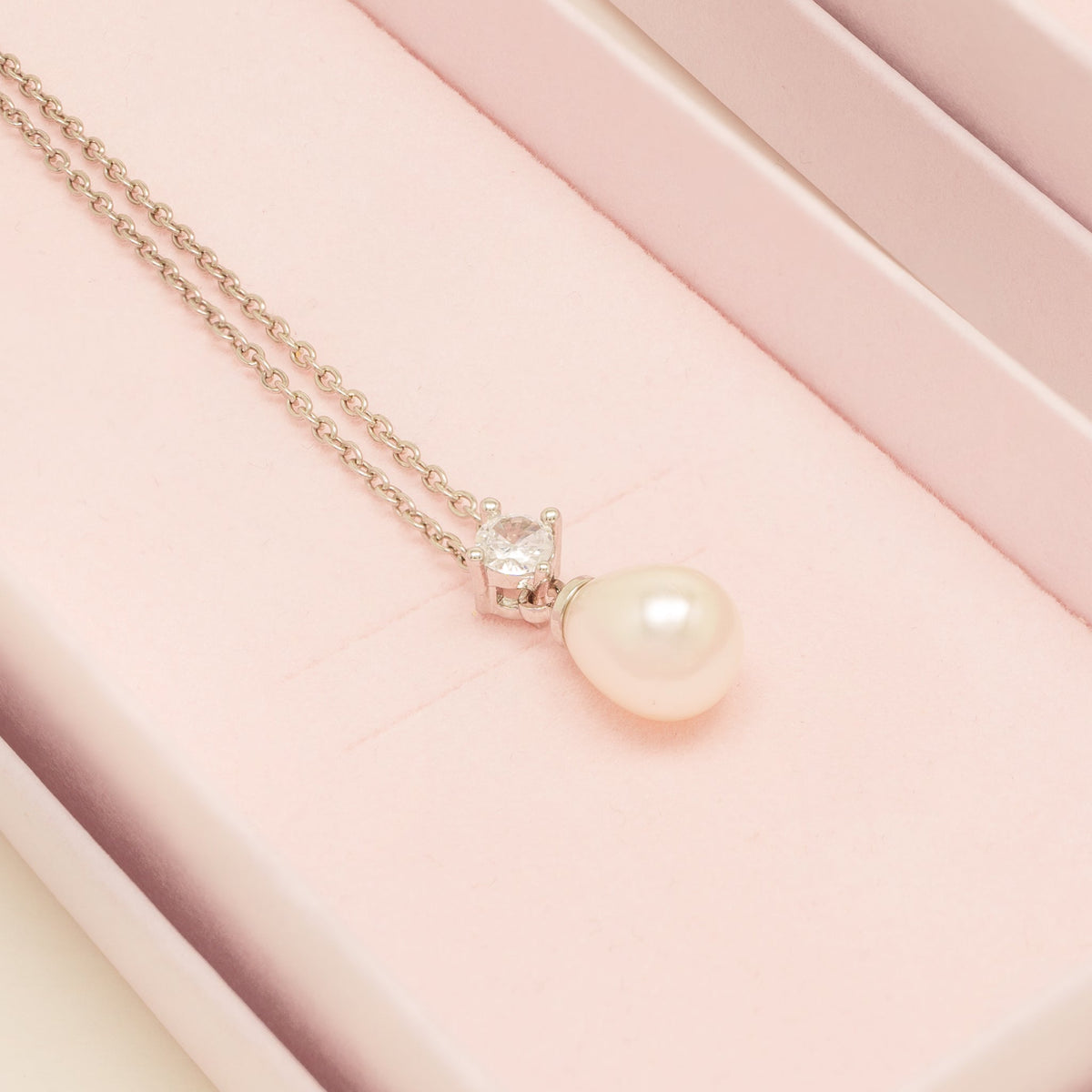 Eclipse Pearl and Crystal Bridal Wedding Jewellery Set in Silver photo 4