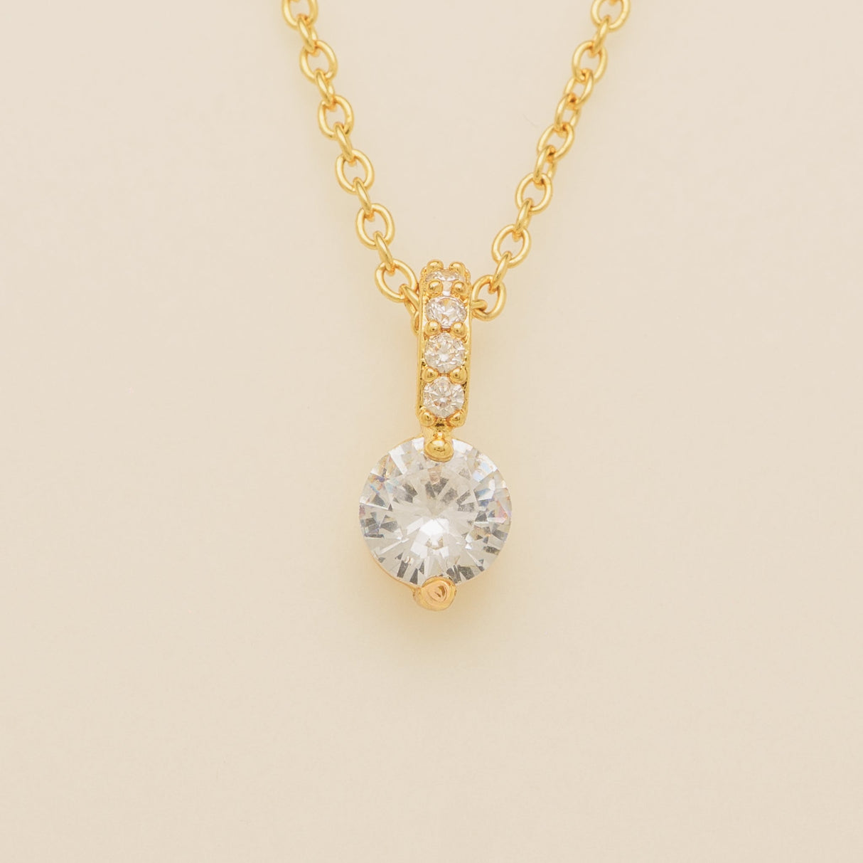 Elegant Wishes gold crystal wedding necklace with round crystal pendant