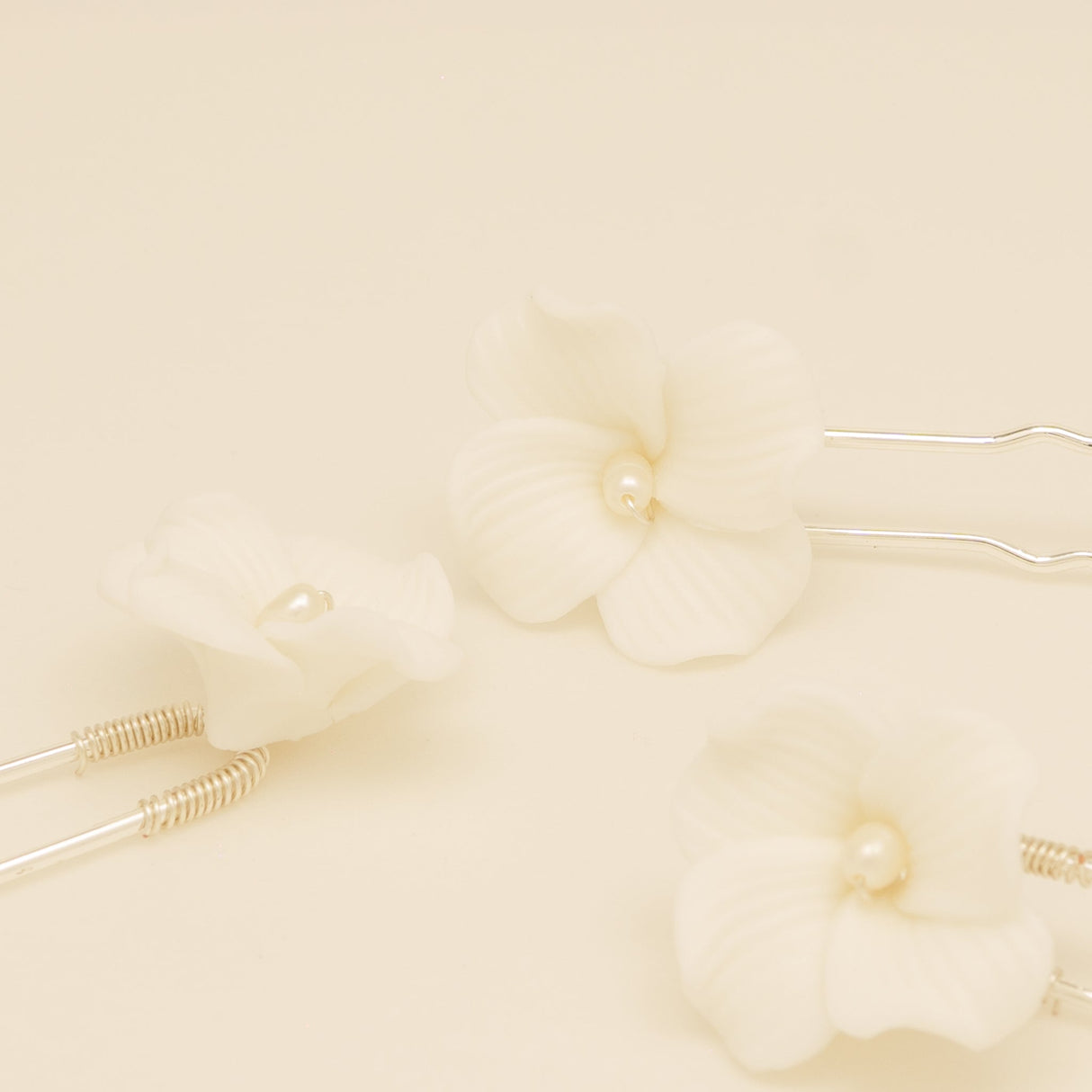 Fleur Ceramic Flower Pearl Wedding Hair Pins / Silver