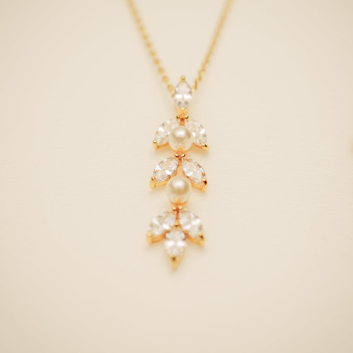Fliss Pearl and Crystal Necklace / Gold