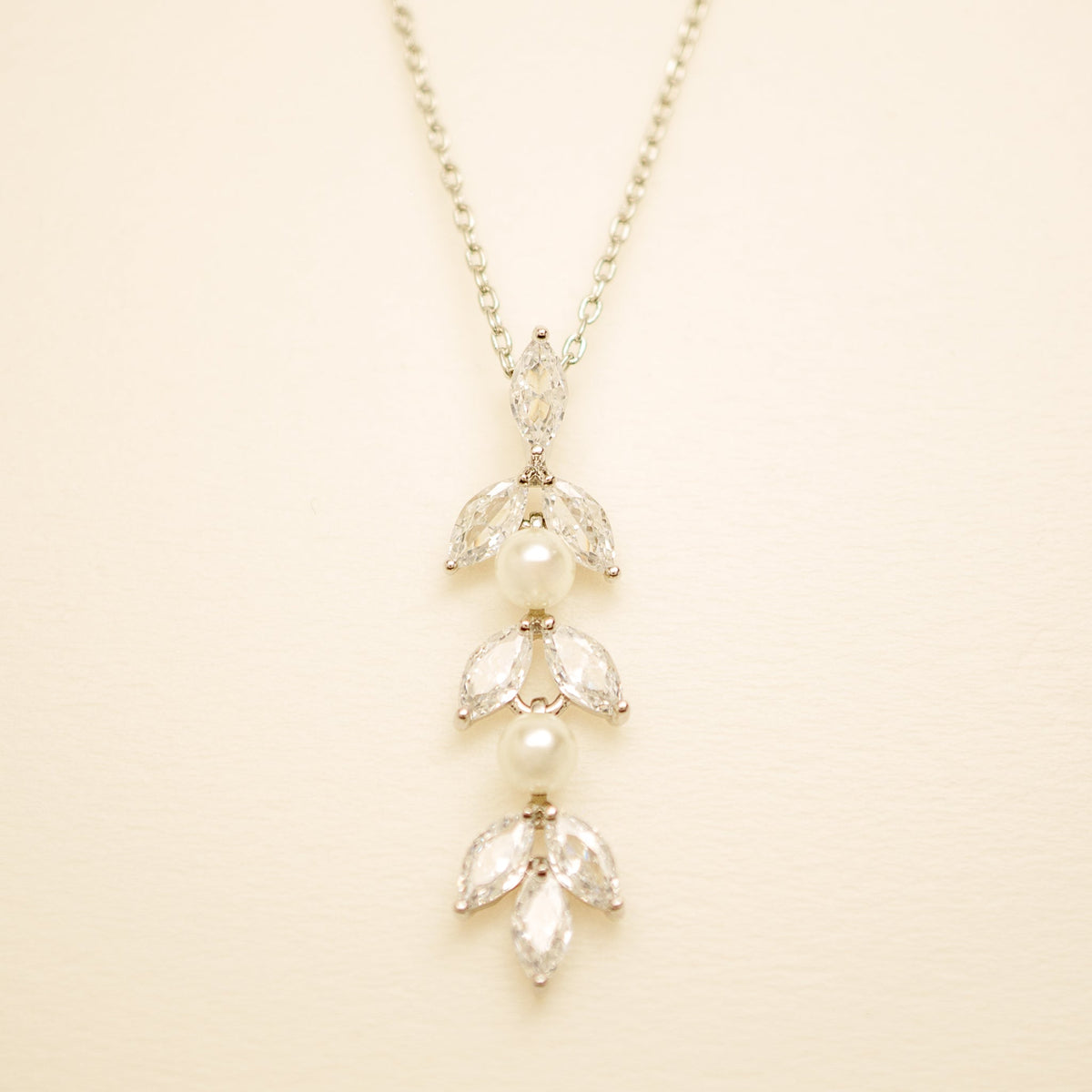 Fliss Pearl and Crystal Necklace / Silver