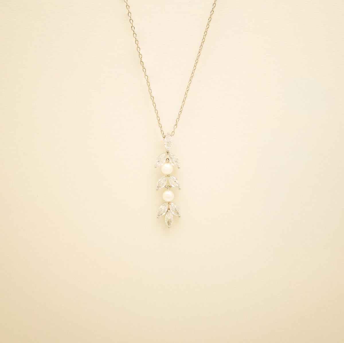 Fliss Pearl and Crystal Necklace / Silver