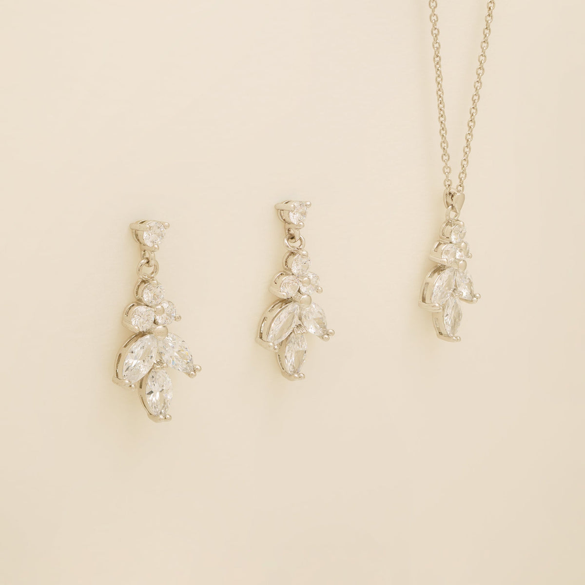 Lily Crystal Bridal Jewellery Set in Silver photo 5