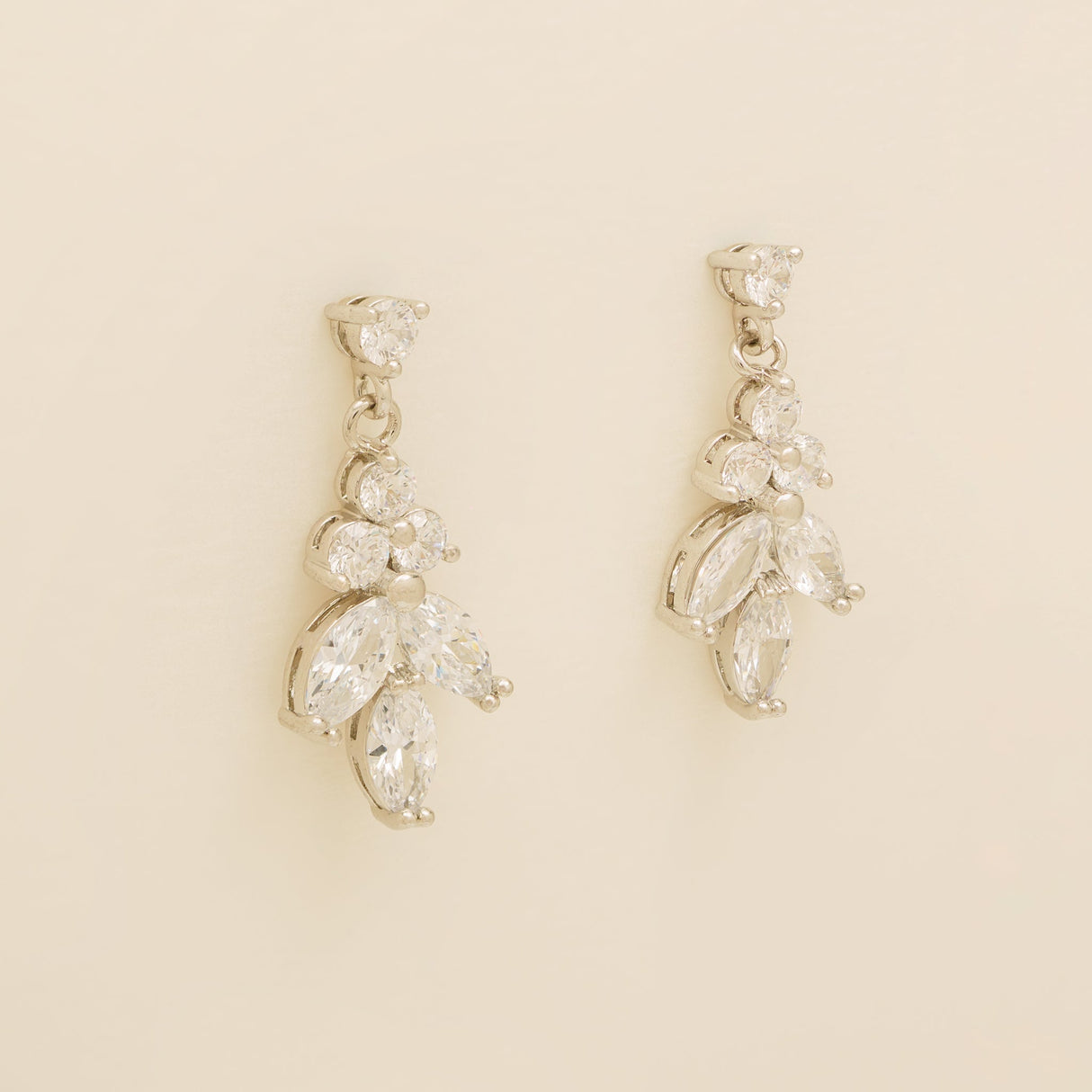 Lily Crystal Bridal Jewellery Set in Silver photo 3