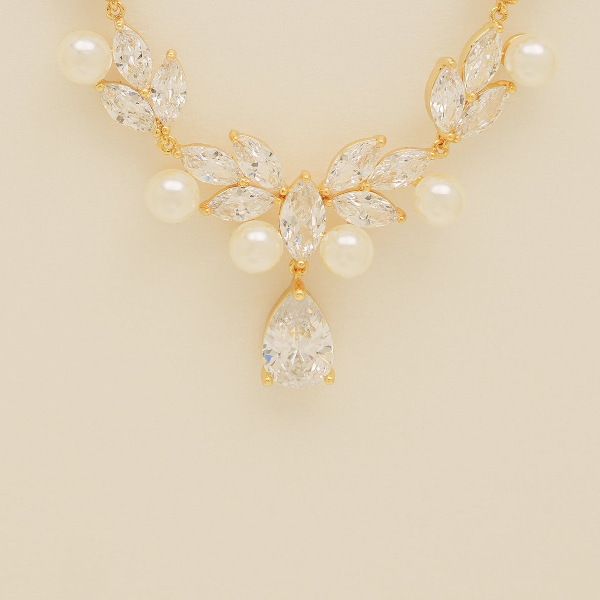 Lucia Pearl and Crystal Necklace / Gold