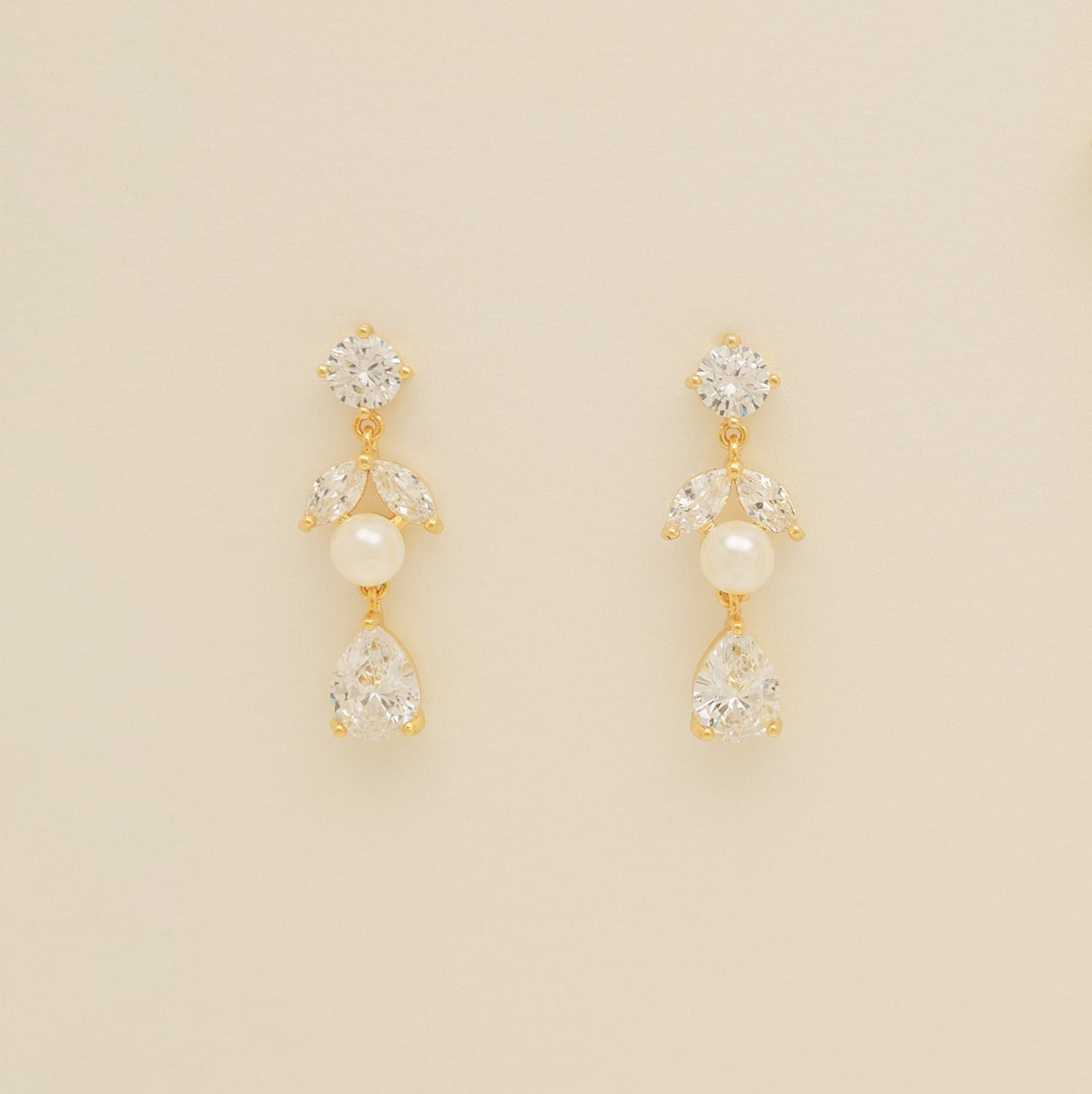 Lucia Pearl and Crystal Earrings / Gold