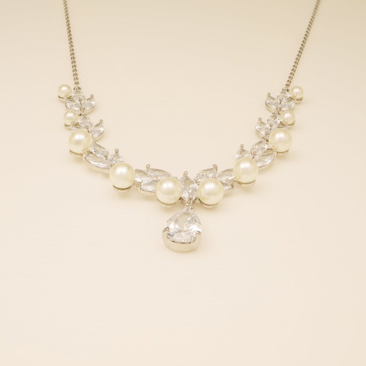 Lucia Pearl and Crystal Necklace / Silver