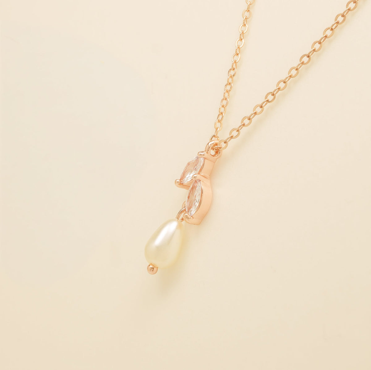 Olivia Pearl and Crystal Necklace / Rose Gold