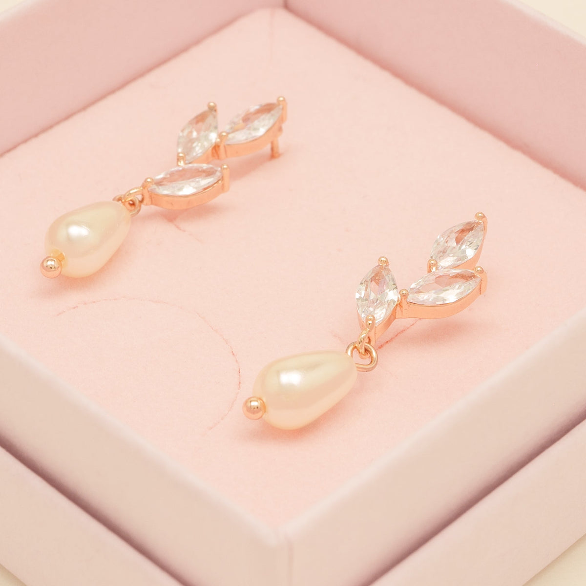 Olivia Pearl and Crystal Earrings / Rose Gold