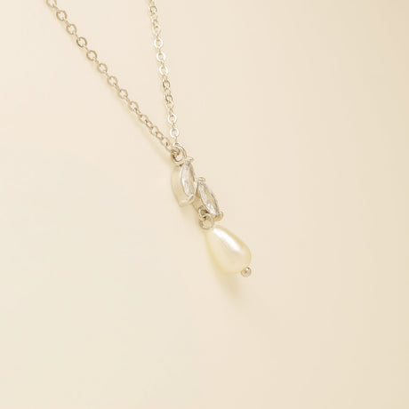 Olivia Pearl and Crystal Wedding Jewellery Set in Silver photo 6