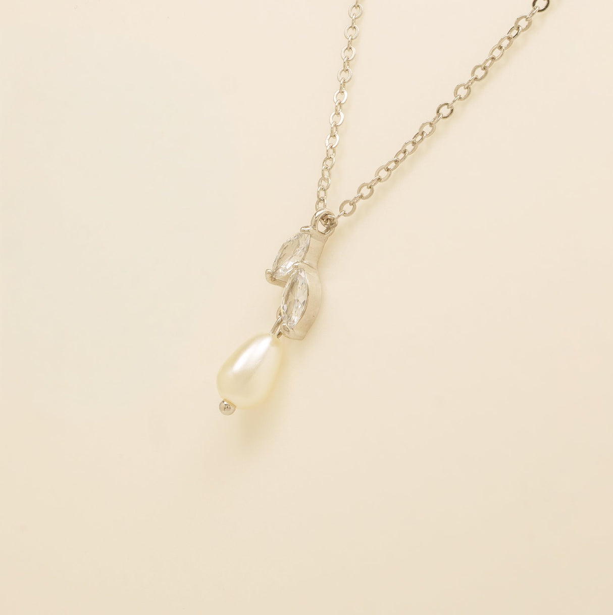 Olivia Pearl and Crystal Wedding Jewellery Set in Silver photo 3