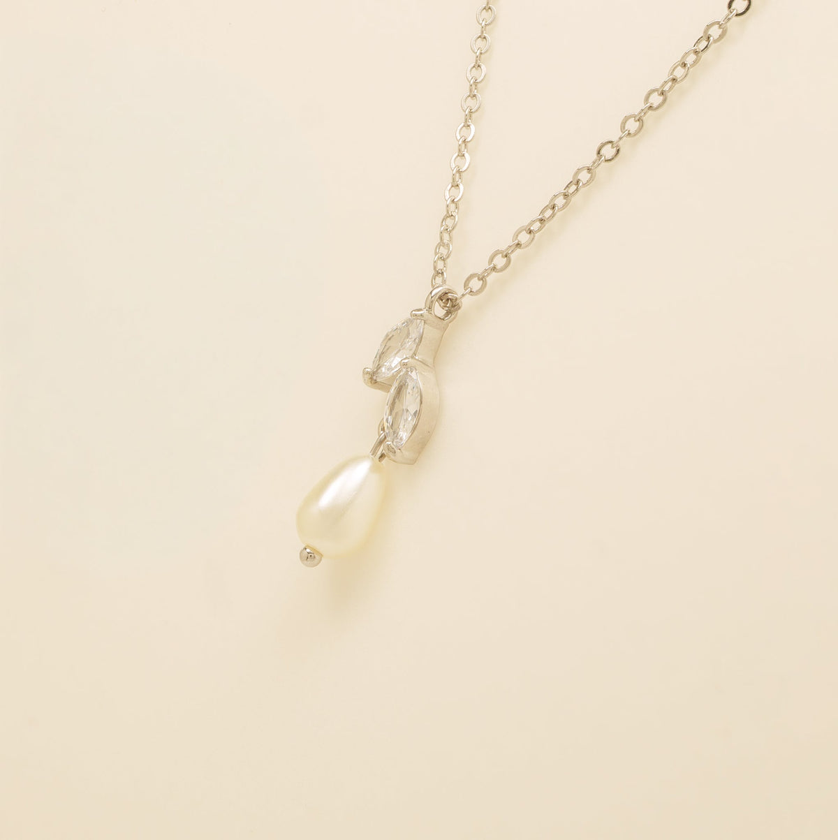 Olivia Pearl and Crystal Wedding Jewellery Set in Silver photo 3