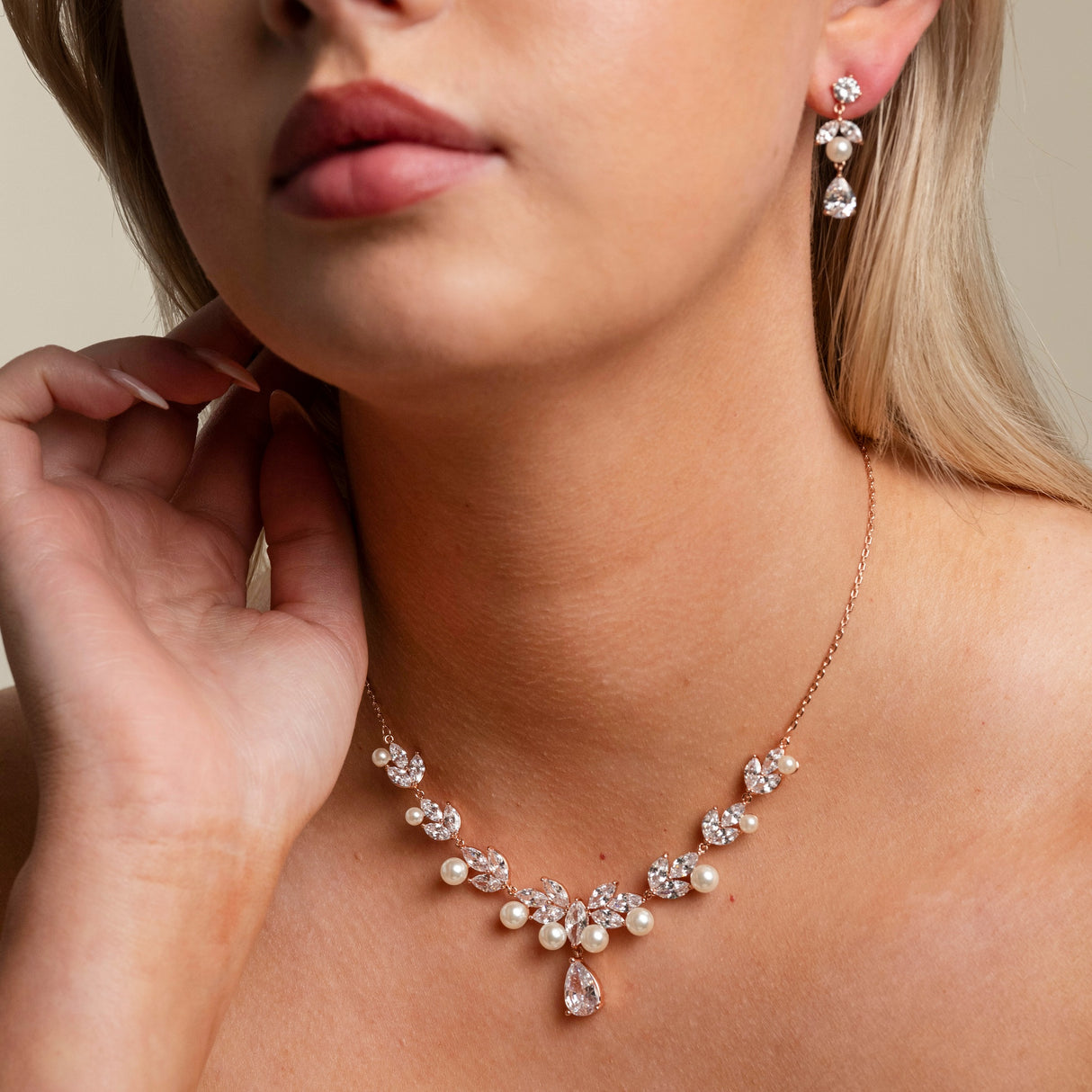 Lucia Pearl and Crystal Necklace / Rose Gold