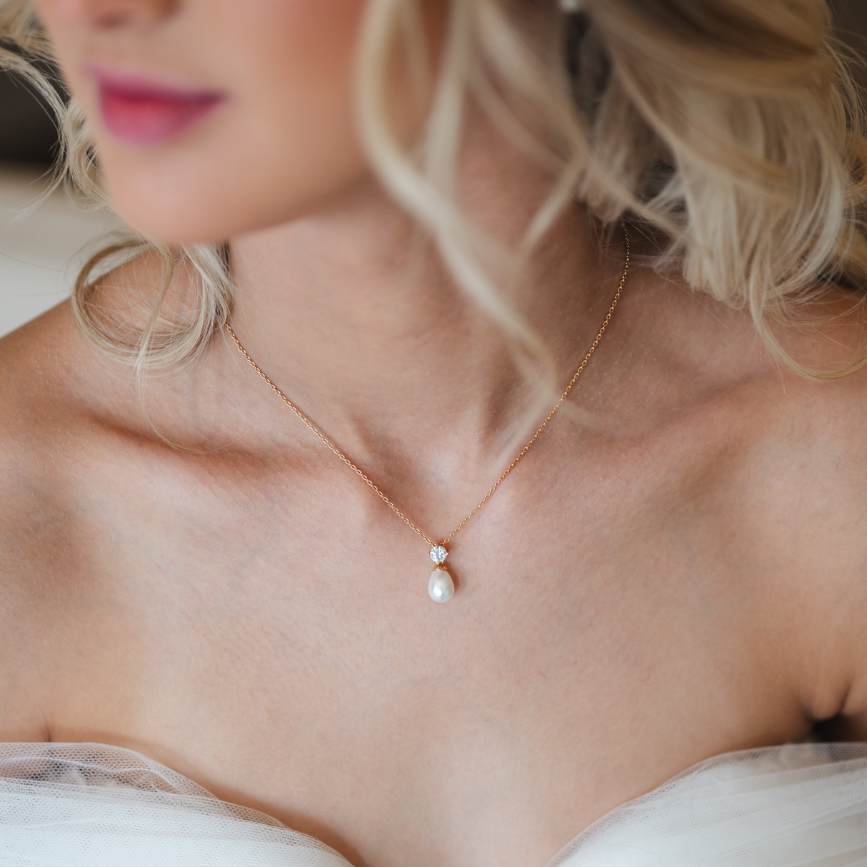 Eclipse Pearl and Crystal Bridal Necklace / Gold