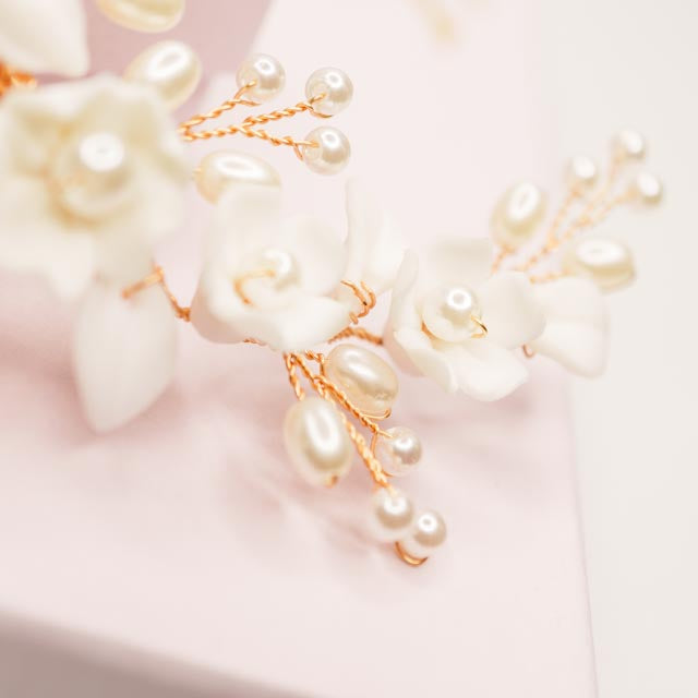 Ella Floral Ceramic Ivory Pearl Wedding Hair Comb in Gold photo 4