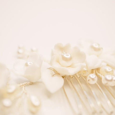 Ella Floral Ceramic Ivory Pearl Wedding Hair Comb in Silver photo 4