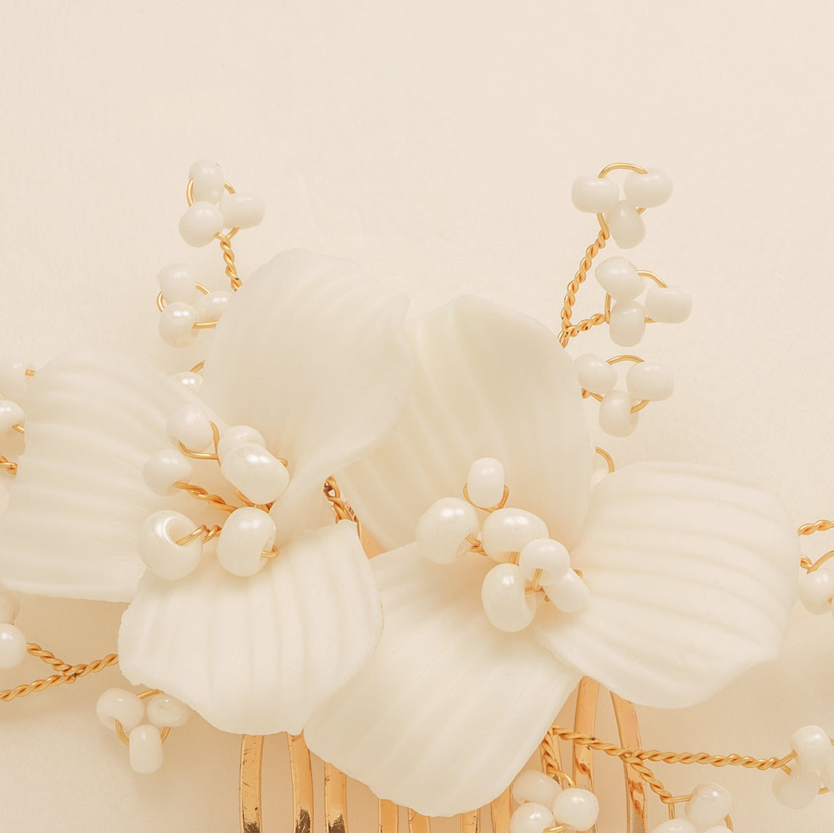 Daisy Floral Ceramic Wedding Hair Comb / Gold