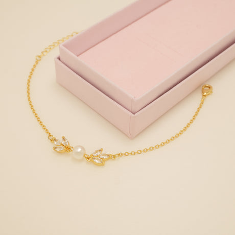 Amelia Crystal and Pearl Bracelet / Gold