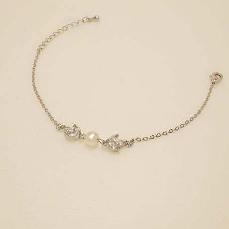 Amelia Crystal and Pearl Bracelet / Silver