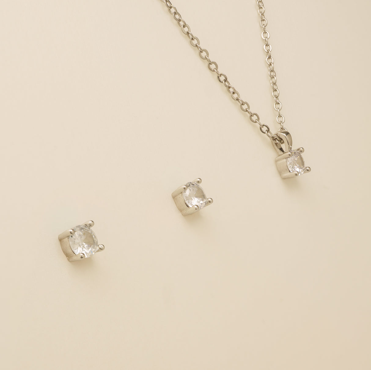 Annie Simple and Elegant Crystal Jewellery Set / Silver