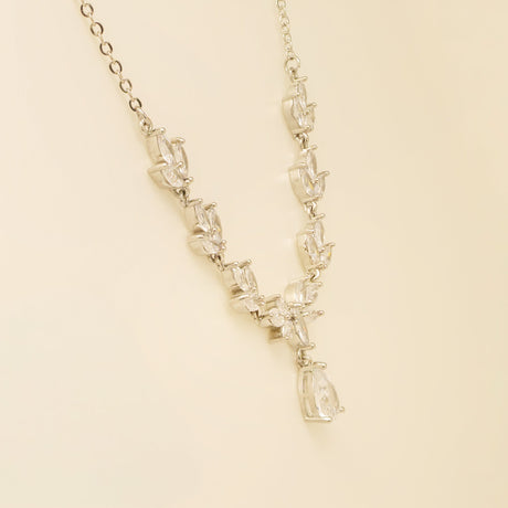 Belle Crystal Necklace / Silver