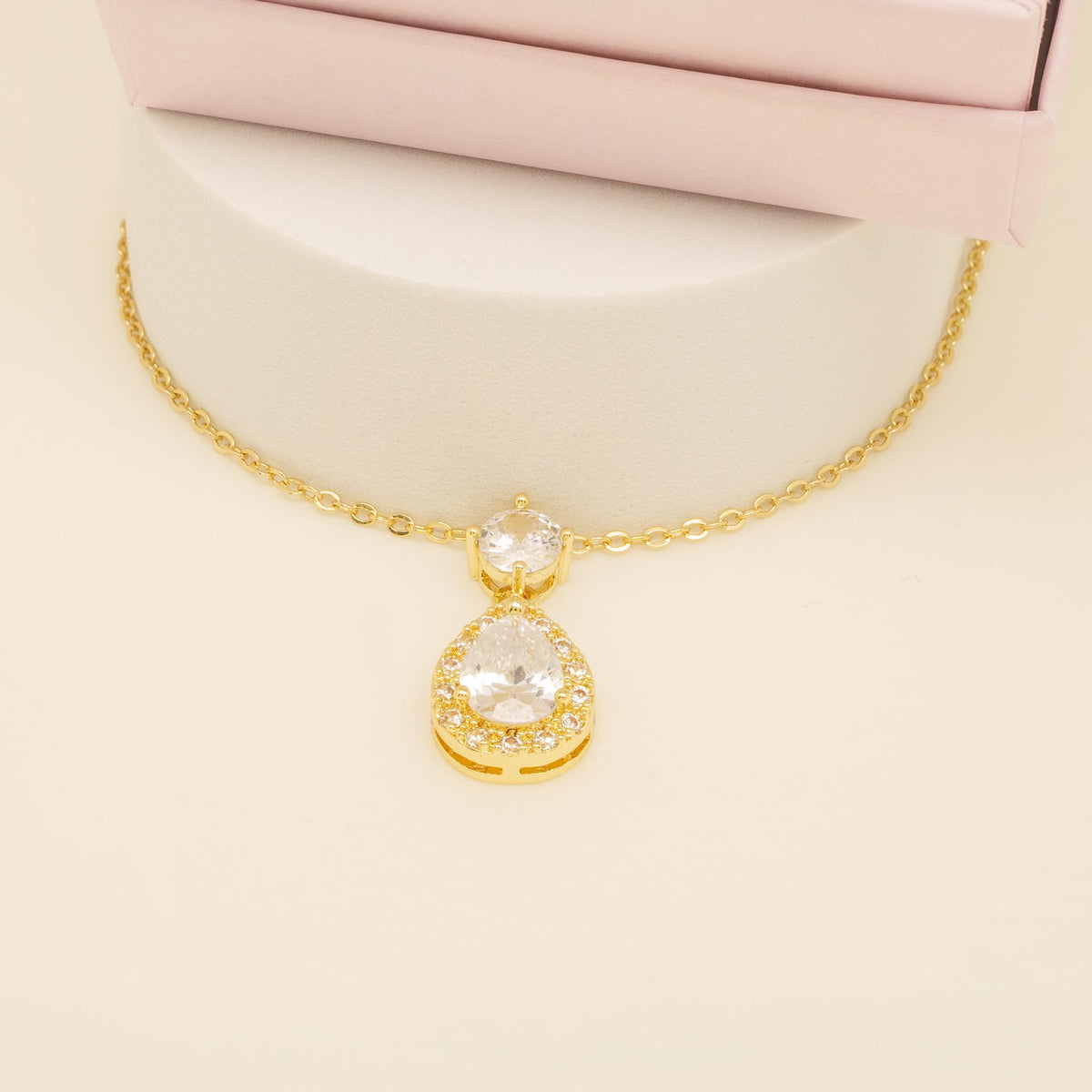 Club Classic Crystal Wedding Necklace in Gold photo 3