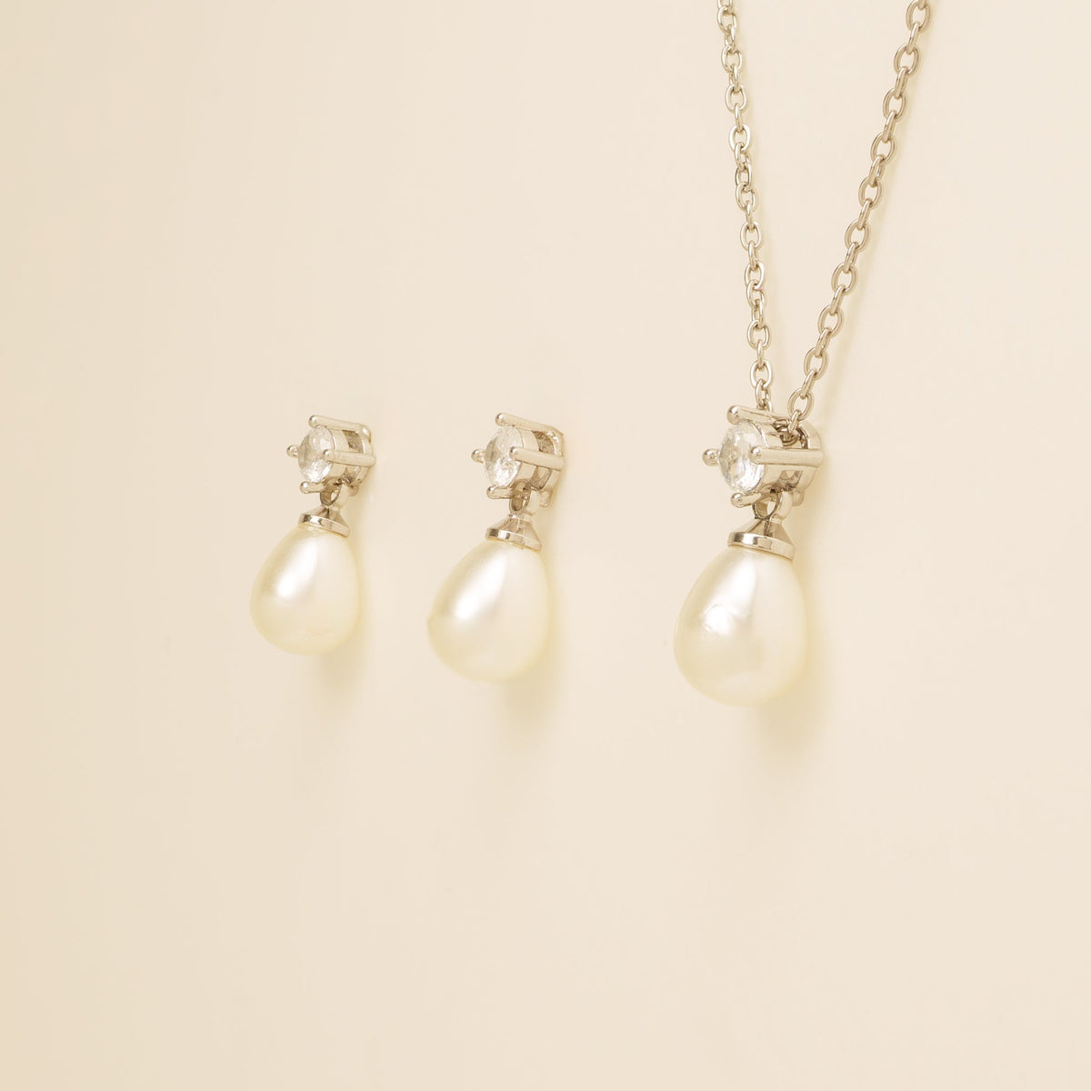 Eclipse Pearl and Crystal Bridal Wedding Jewellery Set in Silver photo 7