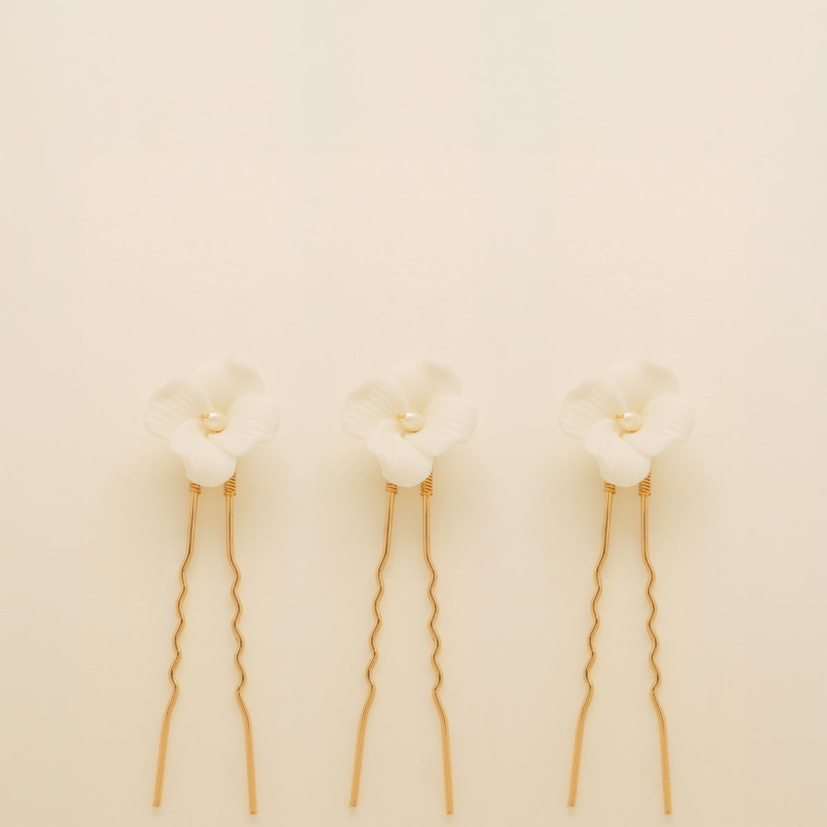 Fleur Ceramic Flower Pearl Wedding Hair Pins / Gold