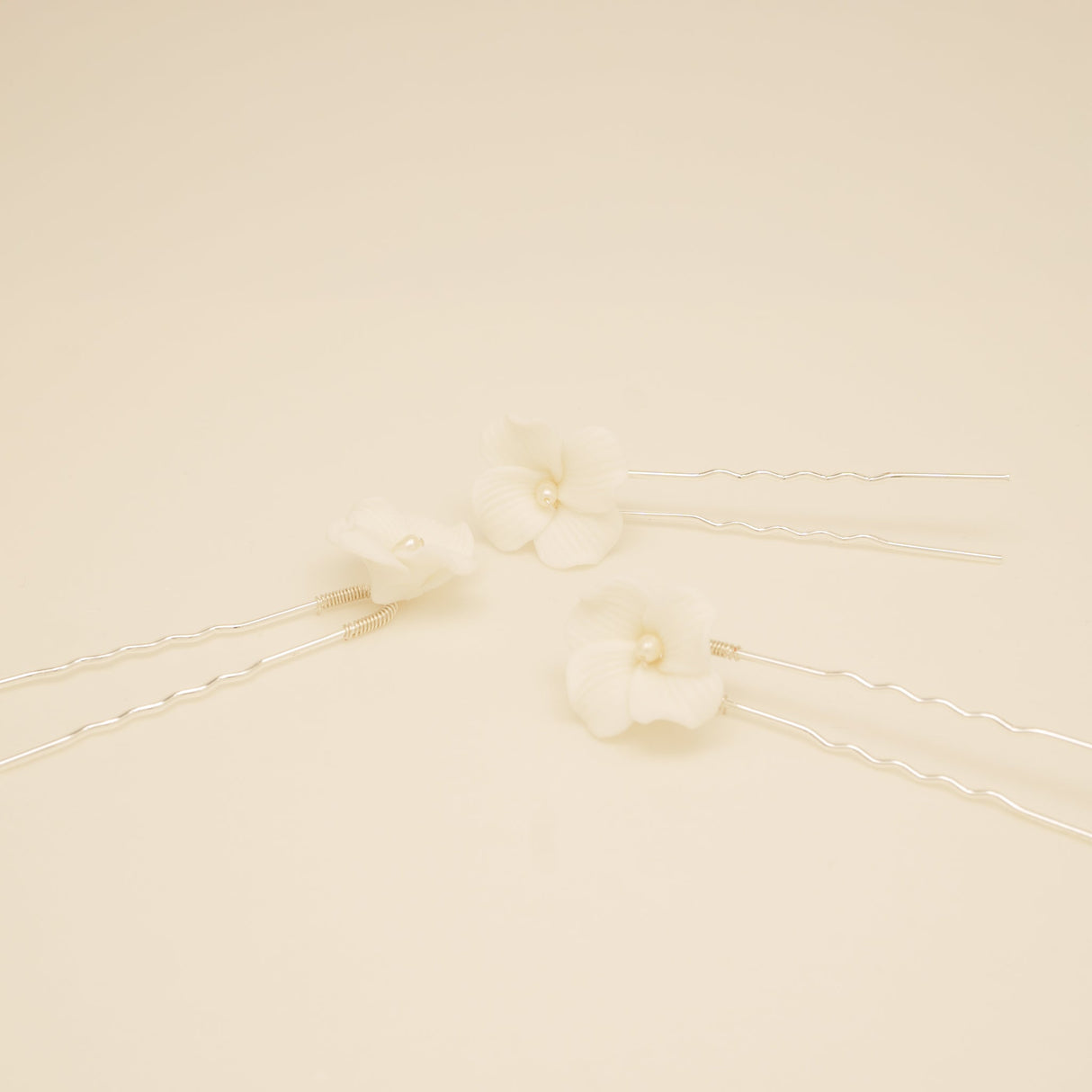 Fleur Ceramic Flower Pearl Wedding Hair Pins / Silver