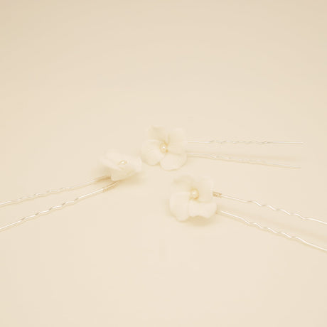 Fleur Ceramic Flower Pearl Wedding Hair Pins / Silver