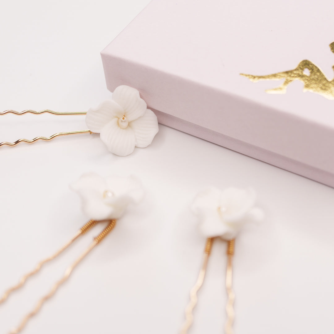 Fleur Ceramic Flower Pearl Wedding Hair Pins / Gold