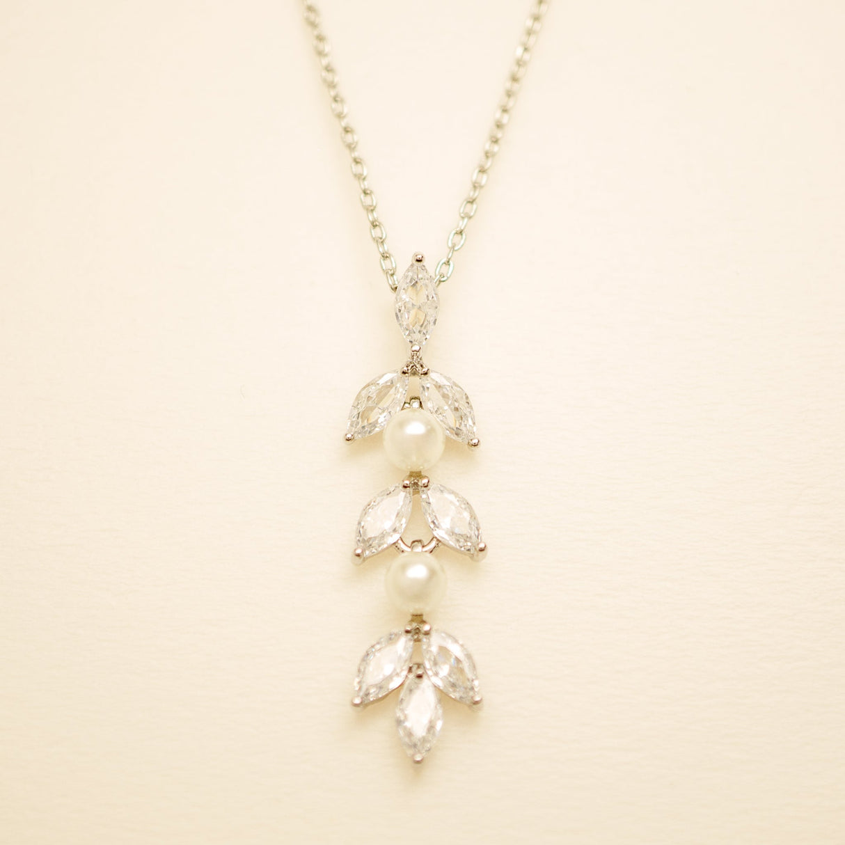 Fliss Pearl and Crystal Necklace / Silver