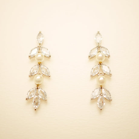 Fliss Pearl and Crystal Wedding Jewellery Set / Silver