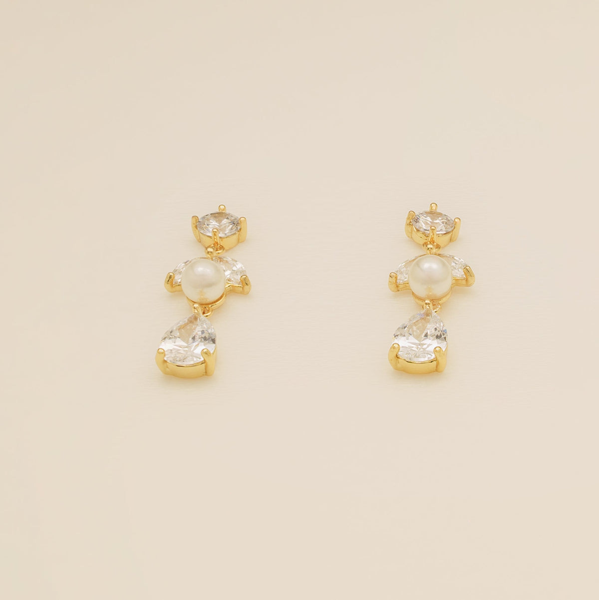 Lucia Pearl and Crystal Earrings / Gold