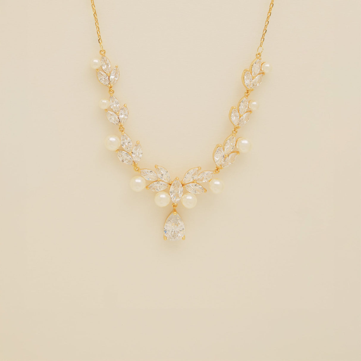 Lucia Pearl and Crystal Necklace / Gold