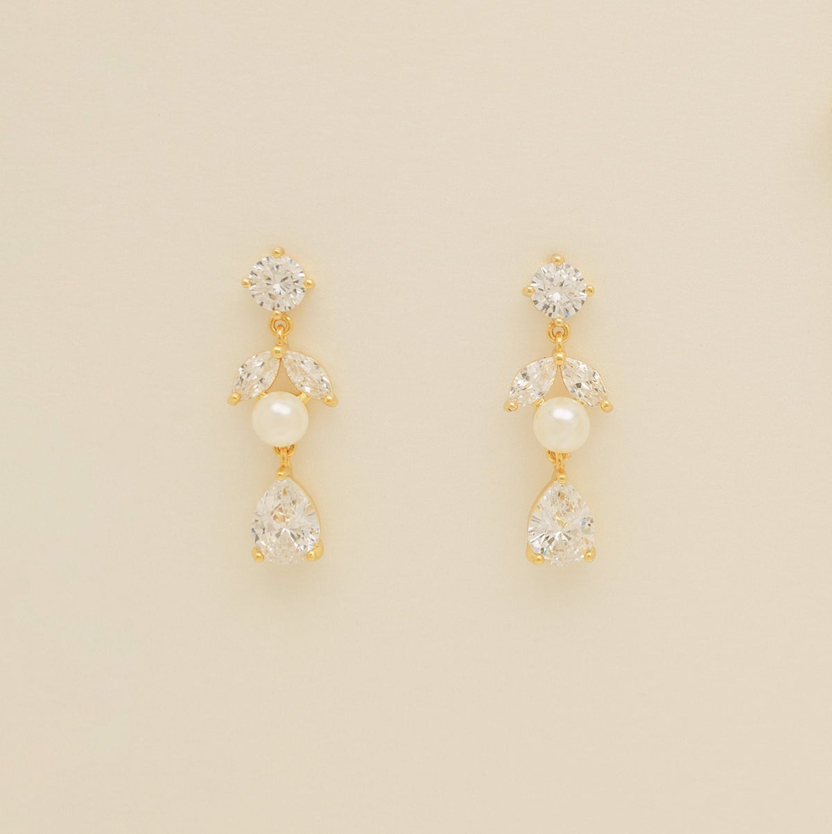Lucia Pearl and Crystal Earrings / Gold