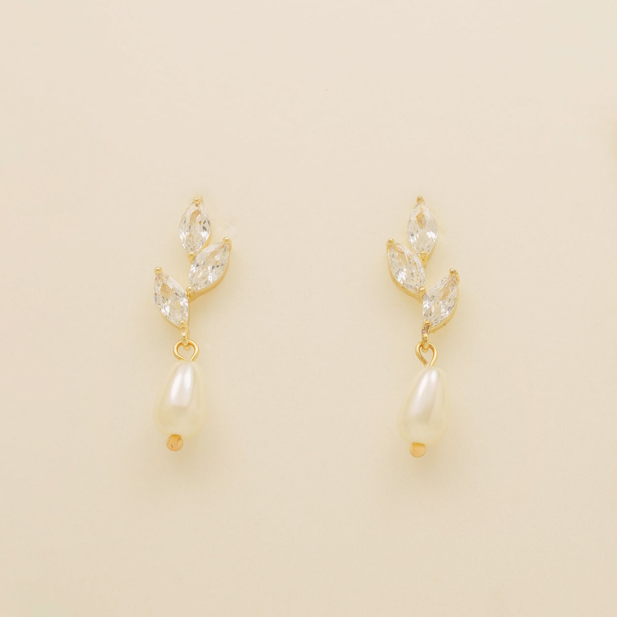 Olivia Pearl and Crystal Wedding Jewellery Set / Gold