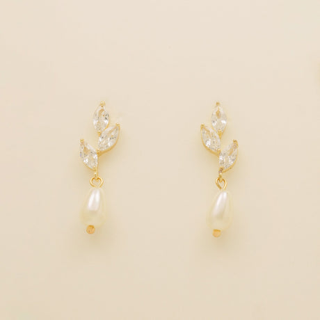 Olivia Pearl and Crystal Earrings / Gold