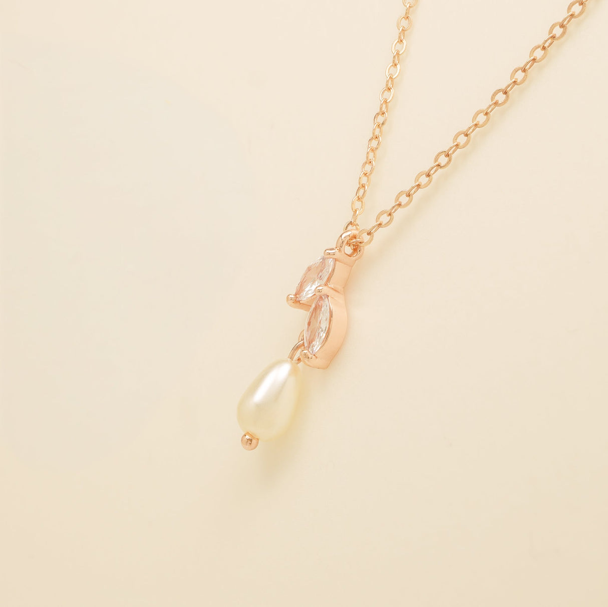 Olivia Pearl and Crystal Necklace / Rose Gold