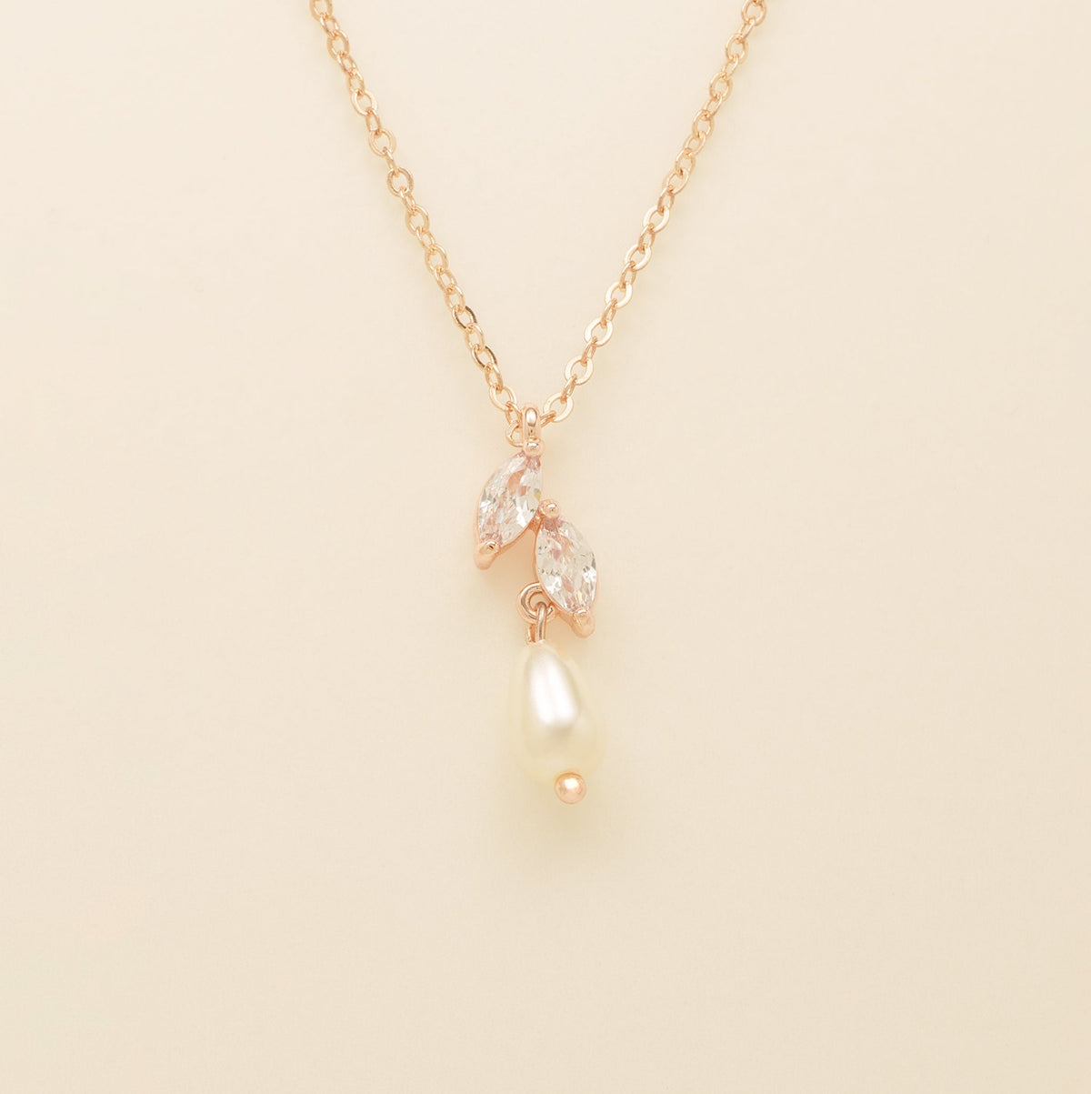 Olivia Pearl and Crystal Necklace / Rose Gold