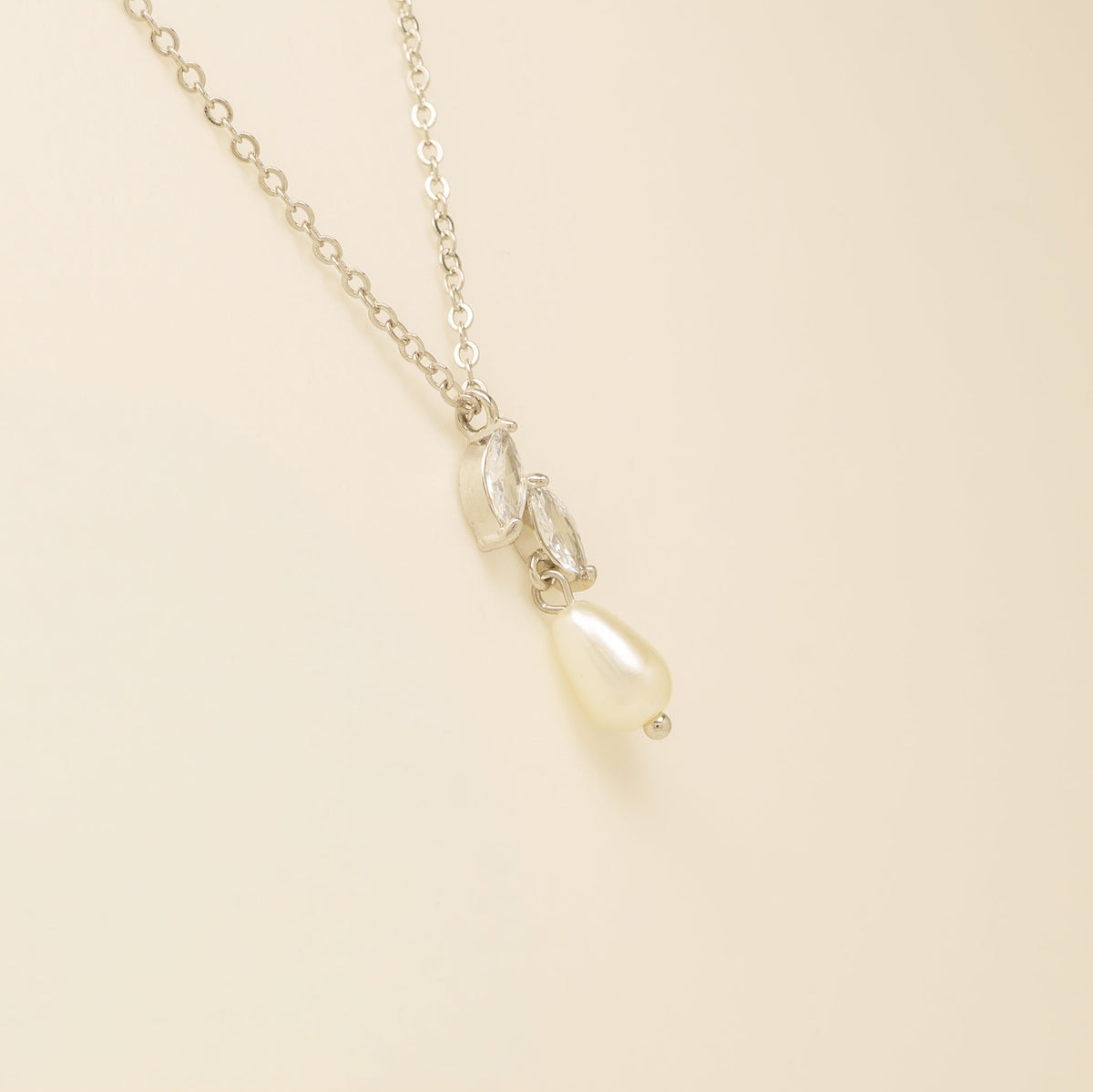 Olivia Pearl and Crystal Wedding Jewellery Set in Silver photo 6