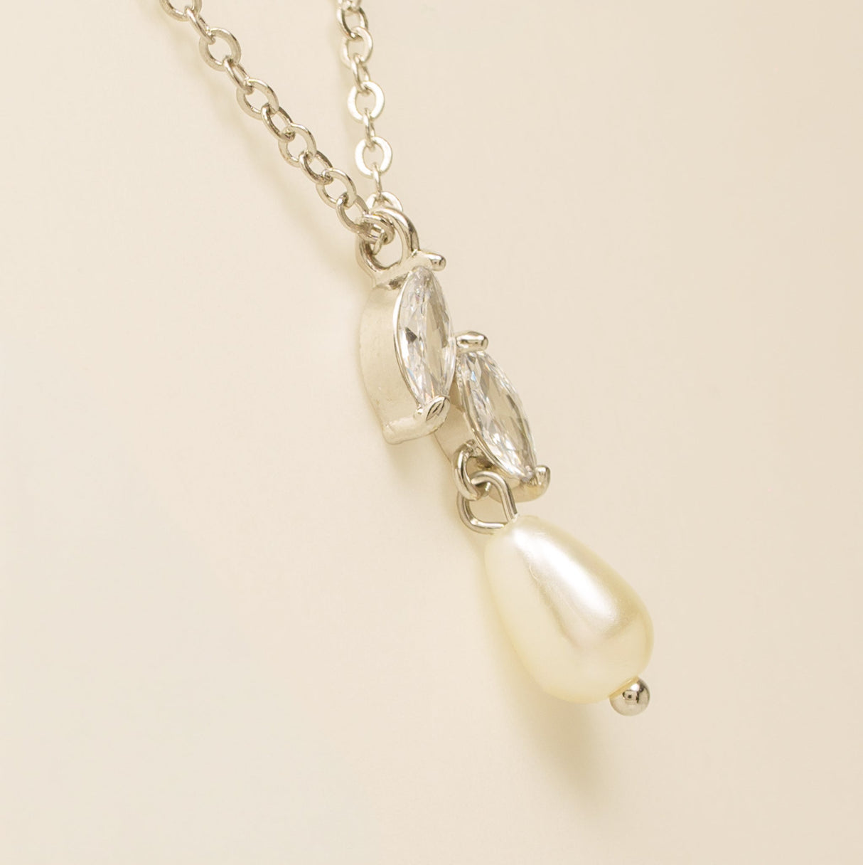 Olivia Pearl and Crystal Wedding Jewellery Set in Silver photo 8